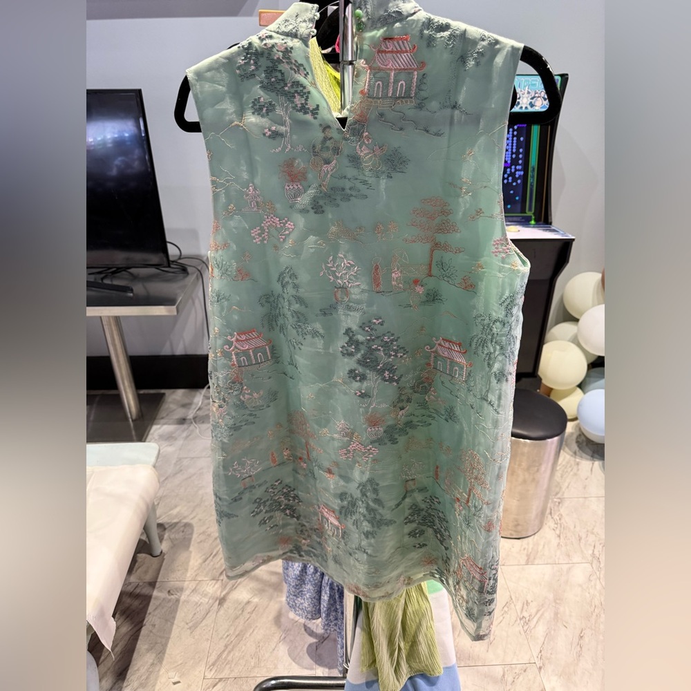 Elegant Green Sleeveless Top